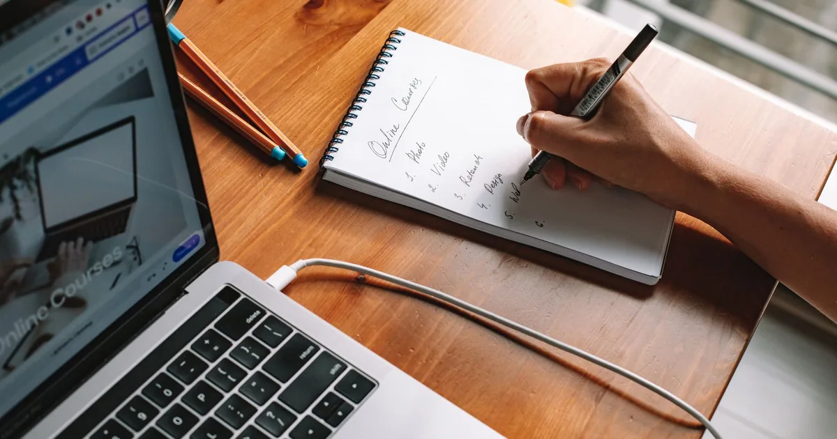 Dropshipping Eğitimi Almaya Değer mi? Kurs ve Koç Seçerken 10 Soru