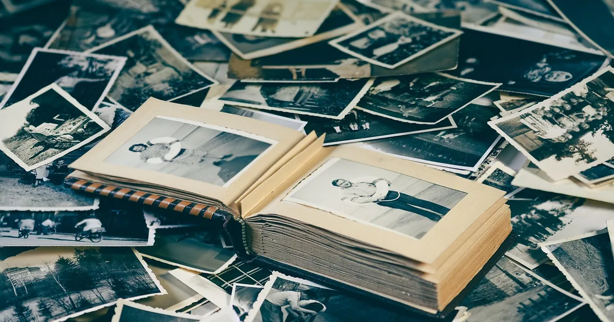 Yapay Zekâ ile Fotoğraf Birleştirme: Aile Fotoğrafı Promptları ve Gizlilik