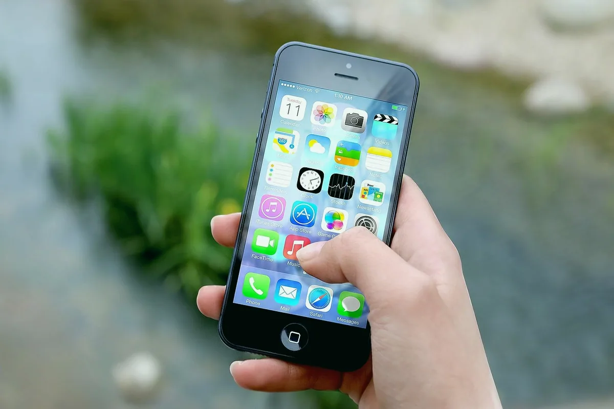Telefon ekranında birikim hedefi ilerleme çubuğu