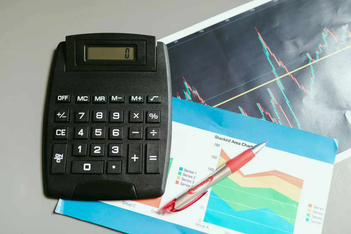 Masada hesap makinesi ve finansal raporlar