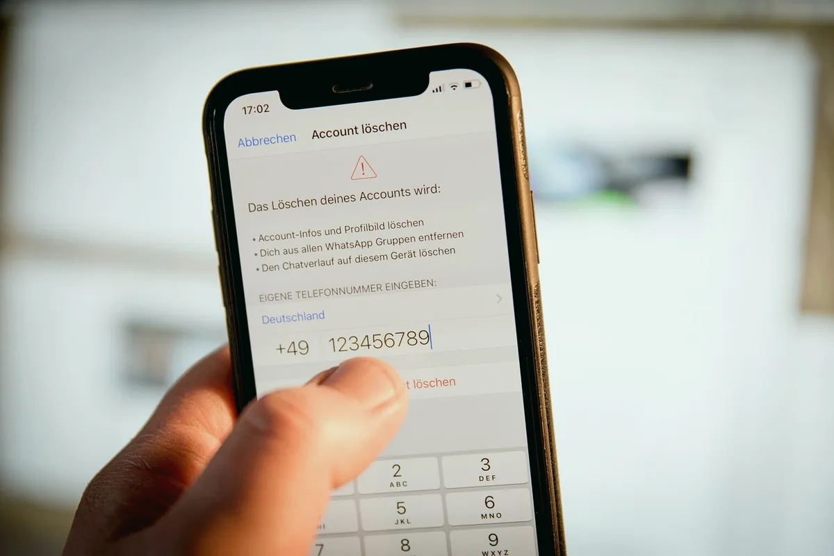 Akıllı telefonda hesap ayarları ve silme seçeneği