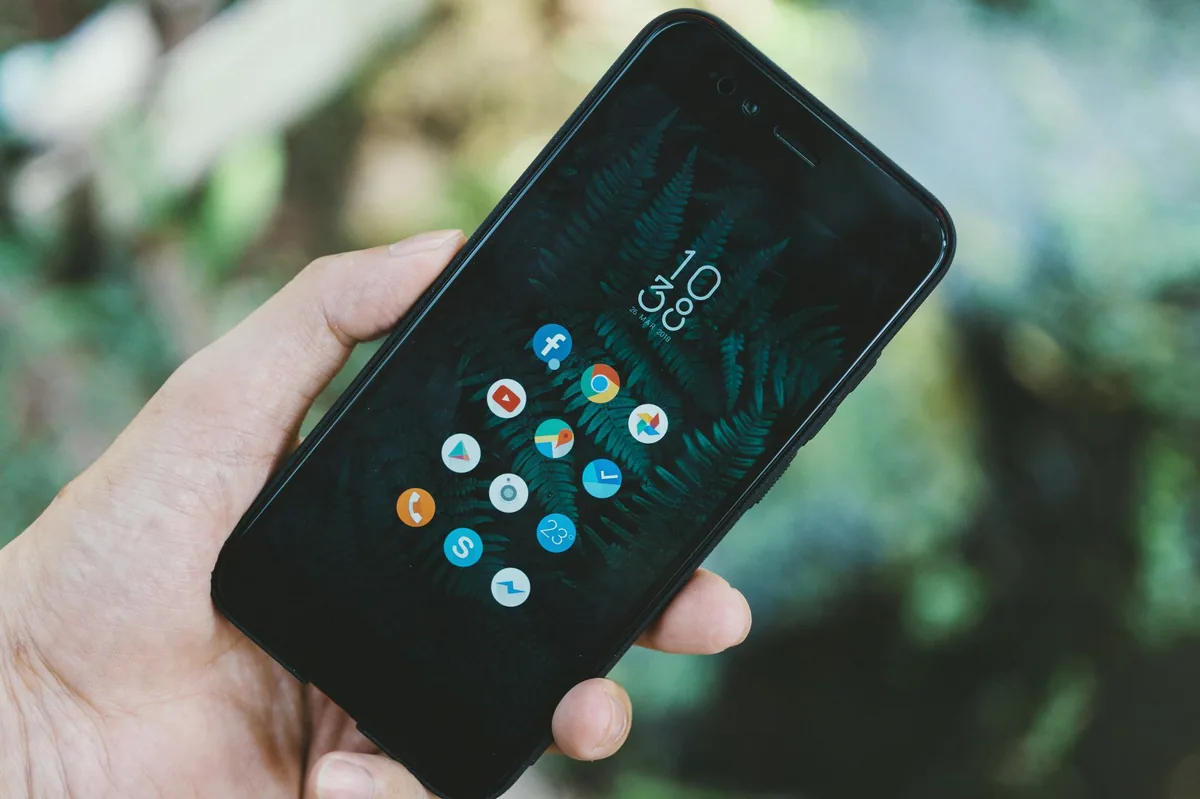 Akıllı telefon ekranında uygulama izinleri listesi